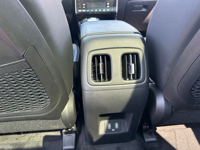 2024 Hyundai Tucson Hybrid Limited — photo 15 of 35