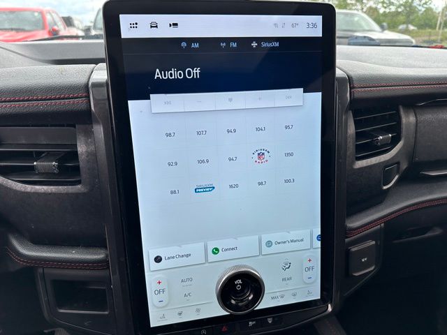 2022 Ford Expedition Limited — photo 26 of 34
