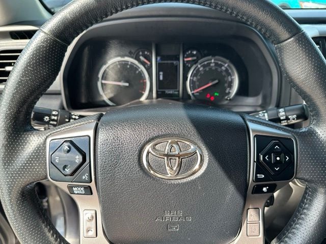 2022 Toyota 4Runner Limited — photo 30 of 31