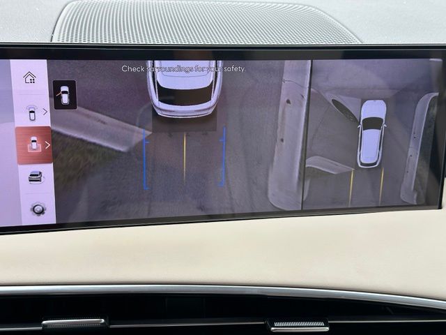 2026 Genesis GV70 2.5T Advanced — photo 28 of 37