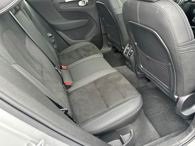 2023 Volvo C40 Recharge Pure Electric Ultimate — photo 10 of 34
