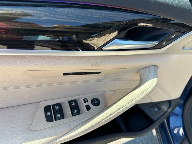 2023 BMW 5 Series 530i xDrive — photo 19 of 42