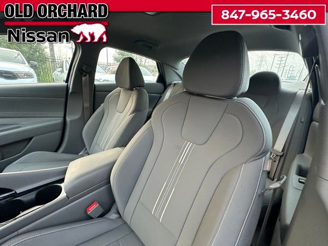 2025 Hyundai Elantra Hybrid SEL Sport — photo 9 of 21