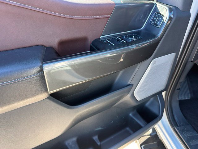 2023 Ford F-150 Lariat — photo 18 of 28