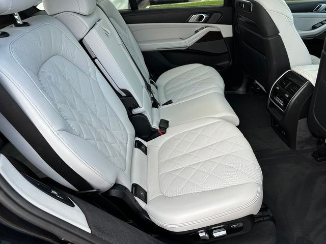 2024 BMW X7 xDrive40i — photo 10 of 34