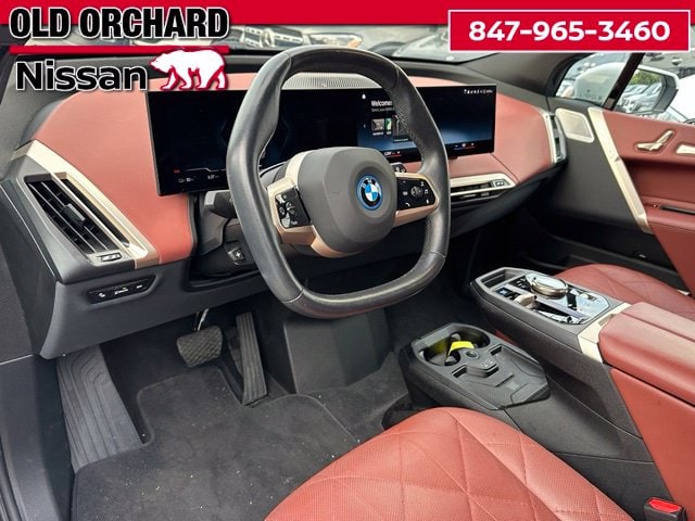 2023 BMW iX M60 — photo 18 of 25