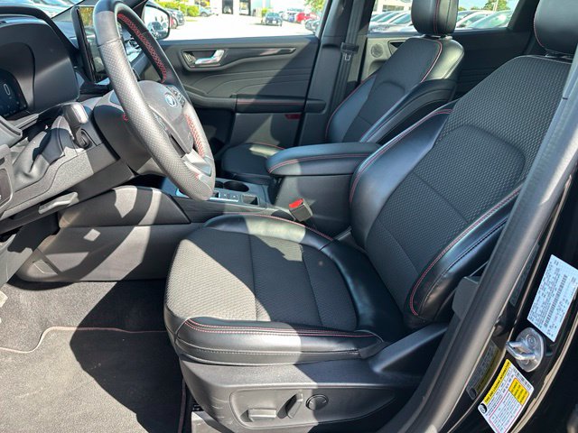 2023 Ford Escape ST-Line Select — photo 21 of 33