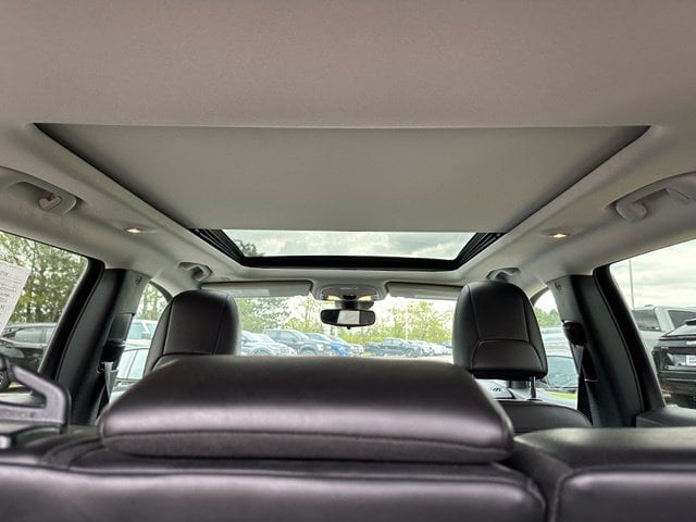 2020 Jeep Cherokee Latitude Plus — photo 10 of 23