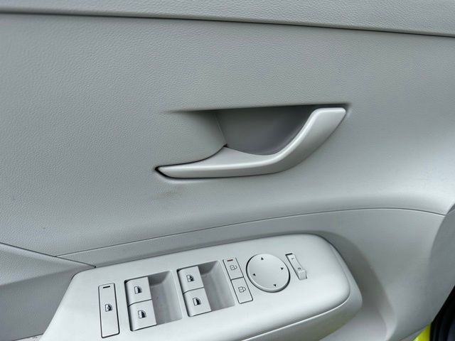 2024 Hyundai Kona SEL — photo 16 of 23