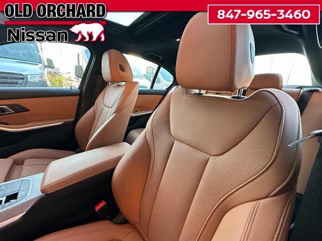 2025 BMW 3 Series 330i xDrive — photo 13 of 23