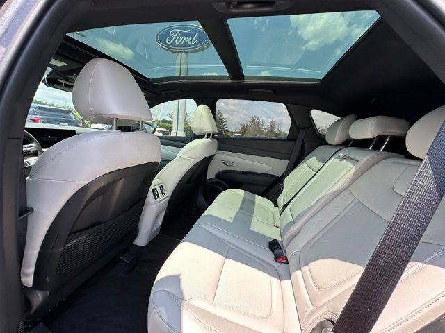 2025 Hyundai Tucson Hybrid Limited — photo 14 of 39