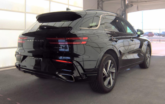 2026 Genesis GV70 3.5T Sport Advanced — photo 3 of 9