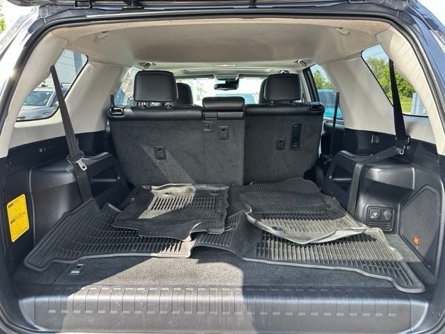 2022 Toyota 4Runner Limited — photo 9 of 31