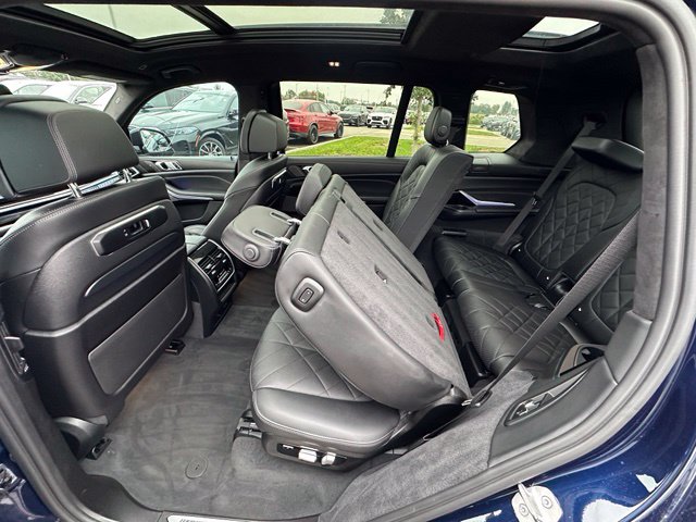 2023 BMW X7 xDrive40i — photo 23 of 36