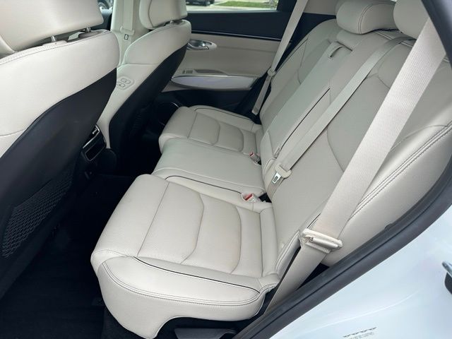 2026 Genesis GV70 2.5T Advanced — photo 14 of 37