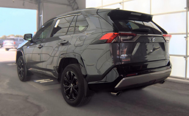 2024 Toyota RAV4 Hybrid XSE — photo 4 of 7