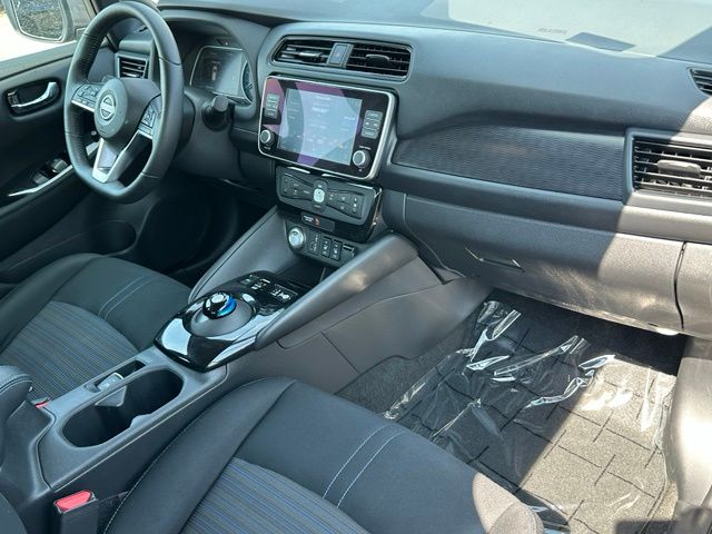 2025 Nissan Leaf SV Plus — photo 10 of 29