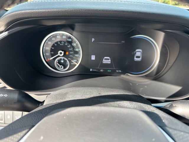 2025 Genesis G70 3.3T Sport Advanced — photo 32 of 39