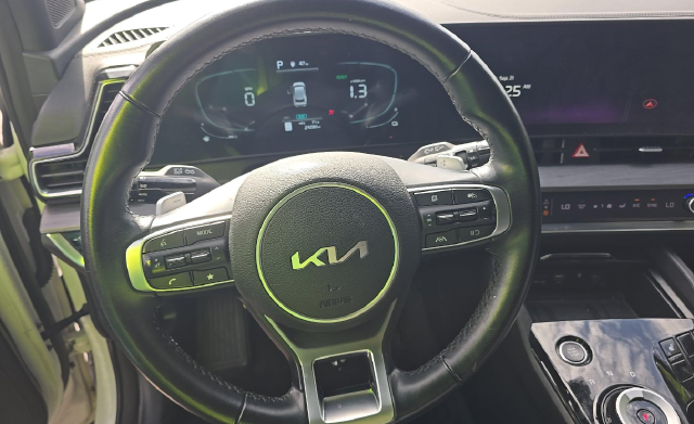 2023 Kia Sportage Plug-In Hybrid X-Line — photo 7 of 8