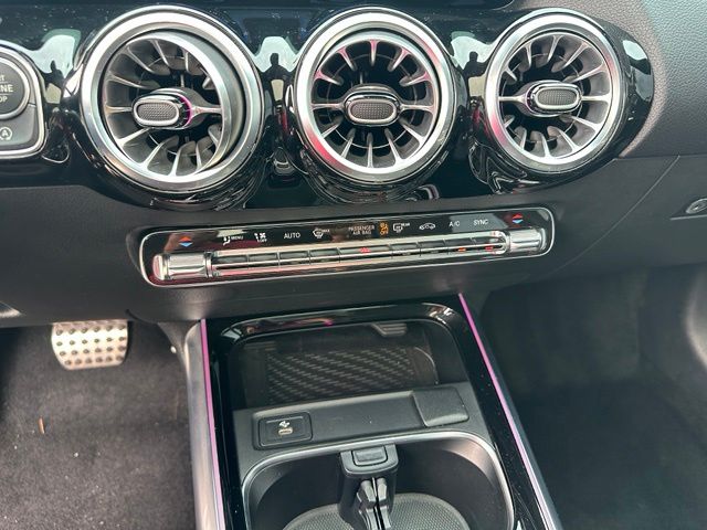 2025 Mercedes-Benz GLA GLA 35 AMG — photo 22 of 30