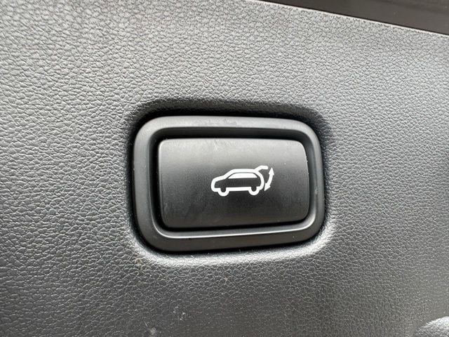 2023 Hyundai Tucson Hybrid Limited — photo 11 of 36