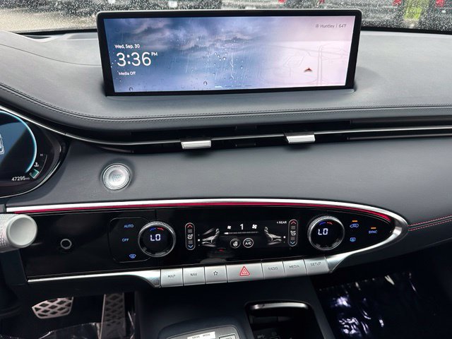 2023 Genesis GV70 3.5T Sport — photo 26 of 39