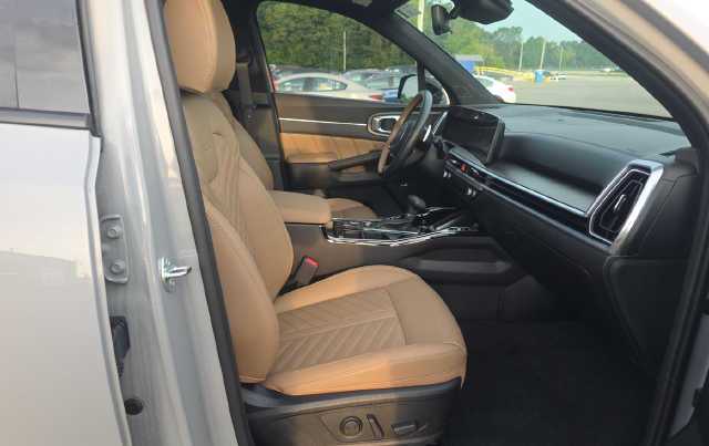 2025 Kia Sorento X-Line SX Prestige — photo 6 of 10