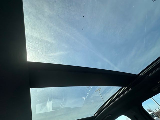 2023 Ford Edge ST-Line — photo 14 of 26