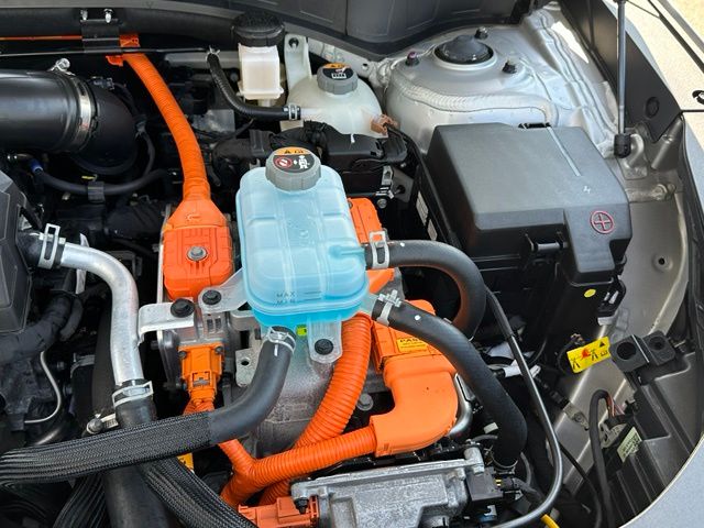 2025 Kia Sorento Plug-In Hybrid EX — photo 10 of 34