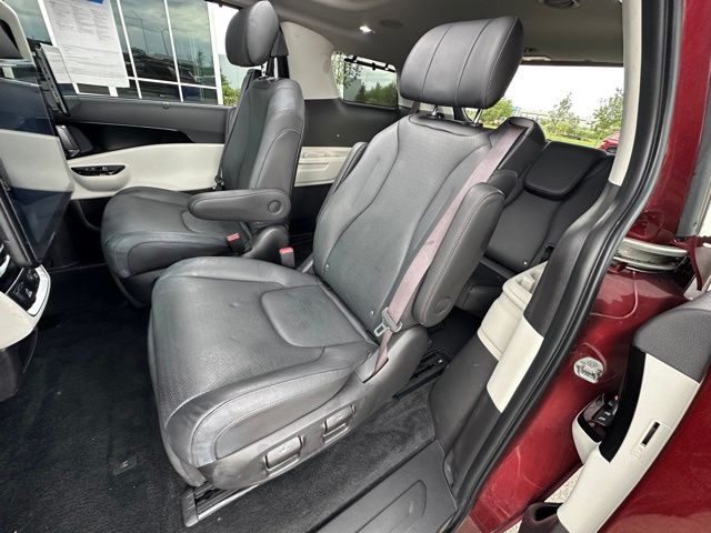 2023 Kia Carnival SX Prestige — photo 18 of 36