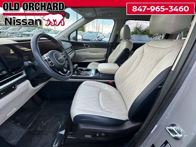 2025 Kia Carnival SX — photo 11 of 24