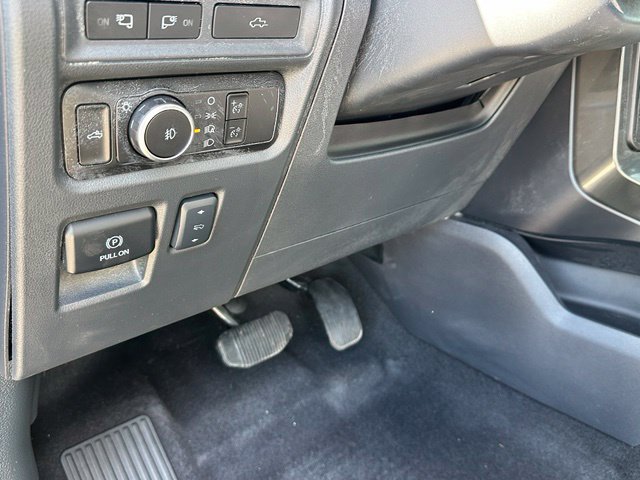 2023 Ford F-150 Lariat — photo 17 of 31