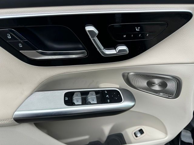 2024 Mercedes-Benz GLC GLC 300 — photo 23 of 31
