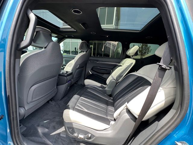 2024 Kia EV9 GT-Line — photo 19 of 44