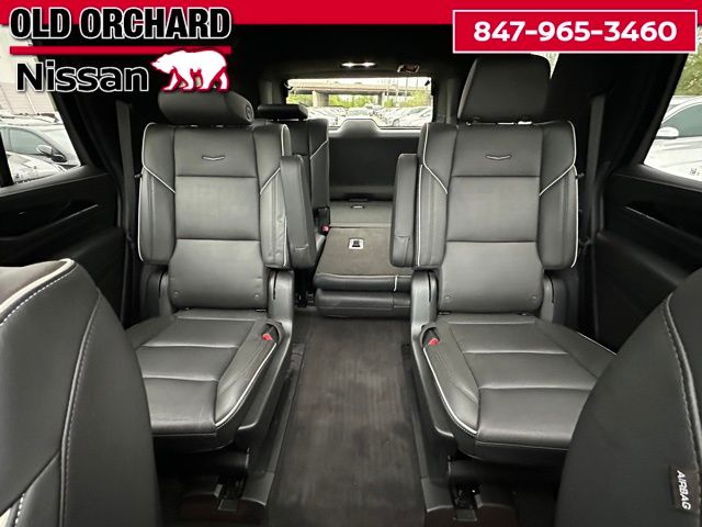 2023 Cadillac Escalade Sport — photo 10 of 21