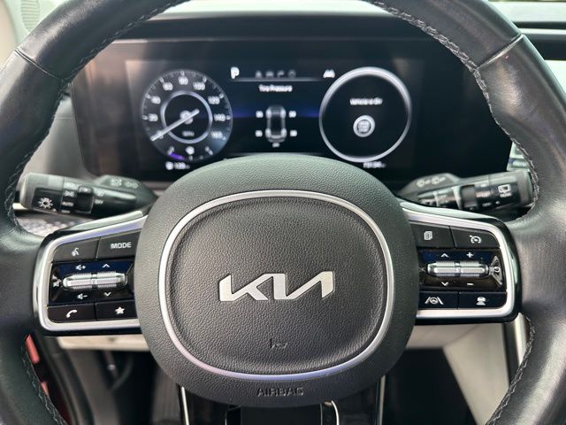 2023 Kia Carnival SX Prestige — photo 33 of 36