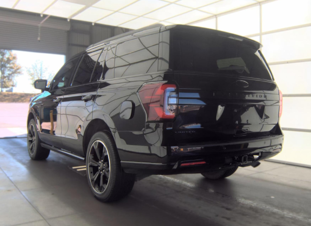 2023 Ford Expedition Limited — photo 4 of 11