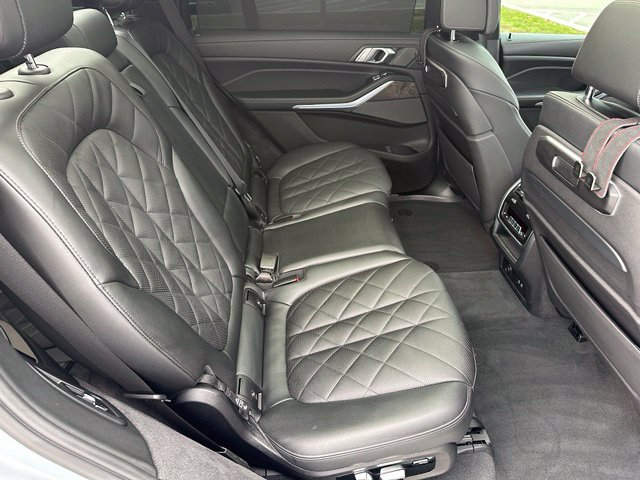 2024 BMW X7 xDrive40i — photo 11 of 35