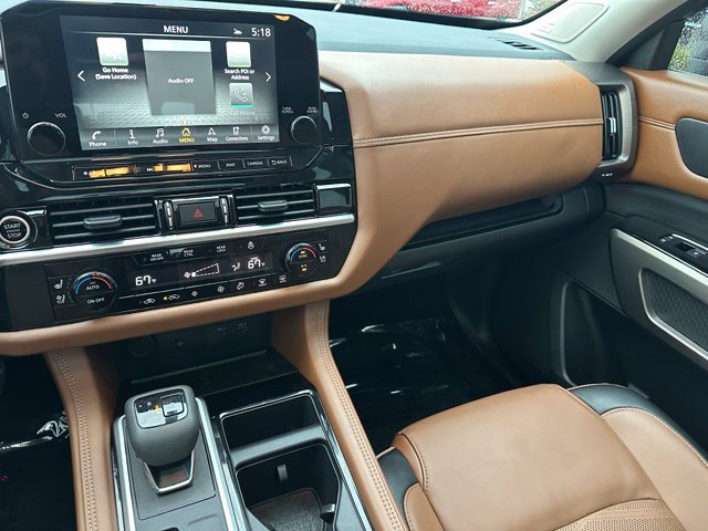 2024 Nissan Pathfinder Platinum — photo 23 of 36