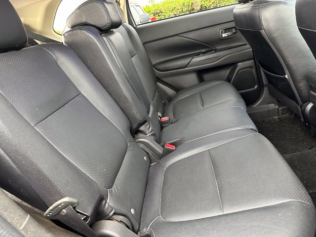 2017 Mitsubishi Outlander GT — photo 9 of 25