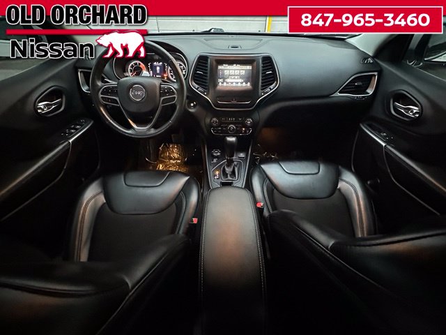 2019 Jeep Cherokee Latitude Plus — photo 13 of 20