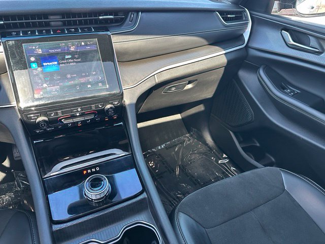 2024 Jeep Grand Cherokee L Altitude X — photo 17 of 31