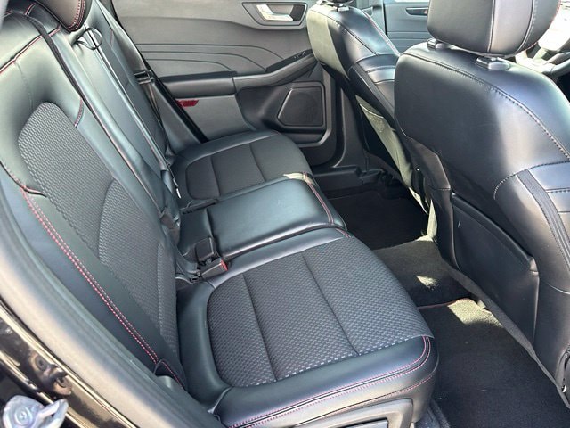 2023 Ford Escape ST-Line Select — photo 11 of 33