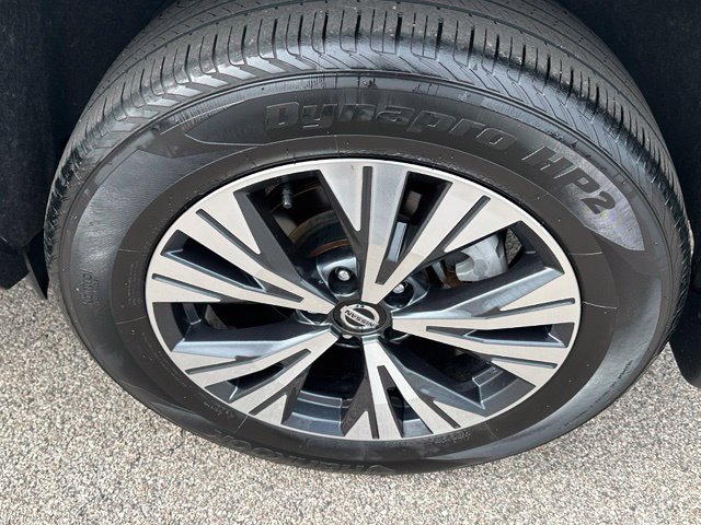 2021 Nissan Rogue SV — photo 7 of 26