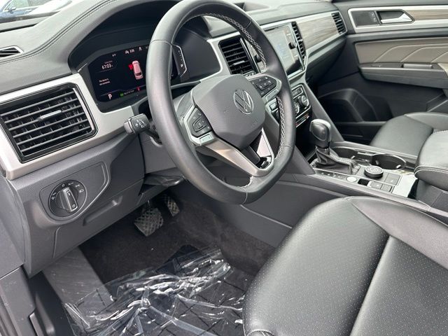 2023 Volkswagen Atlas SEL — photo 24 of 34