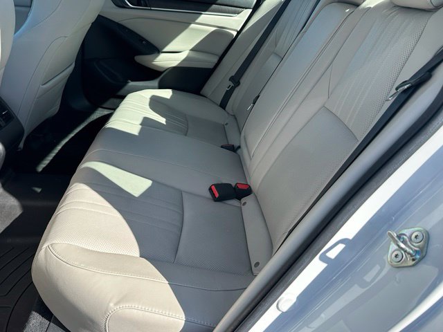 2020 Honda Accord Touring 2.0T — photo 11 of 29
