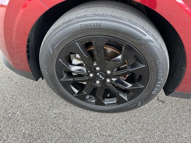 2023 Kia Carnival SX Prestige — photo 8 of 36