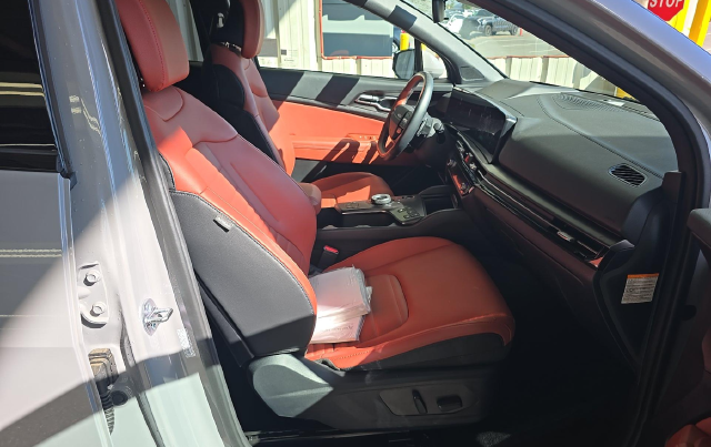 2026 Kia Sportage Hybrid SX Prestige — photo 6 of 10