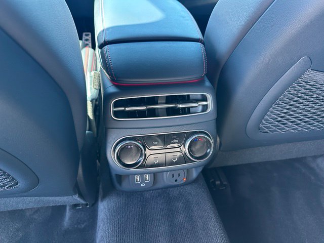2023 Genesis GV70 2.5T — photo 20 of 41