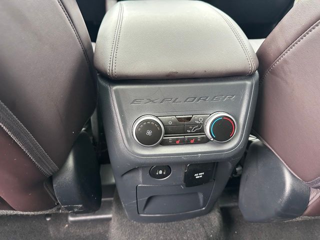 2025 Ford Explorer Platinum — photo 19 of 34
